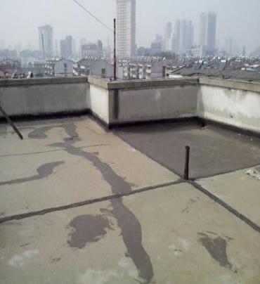 民和漏水维修 楼顶漏水是什么原因，楼顶漏水维修方法是什么?